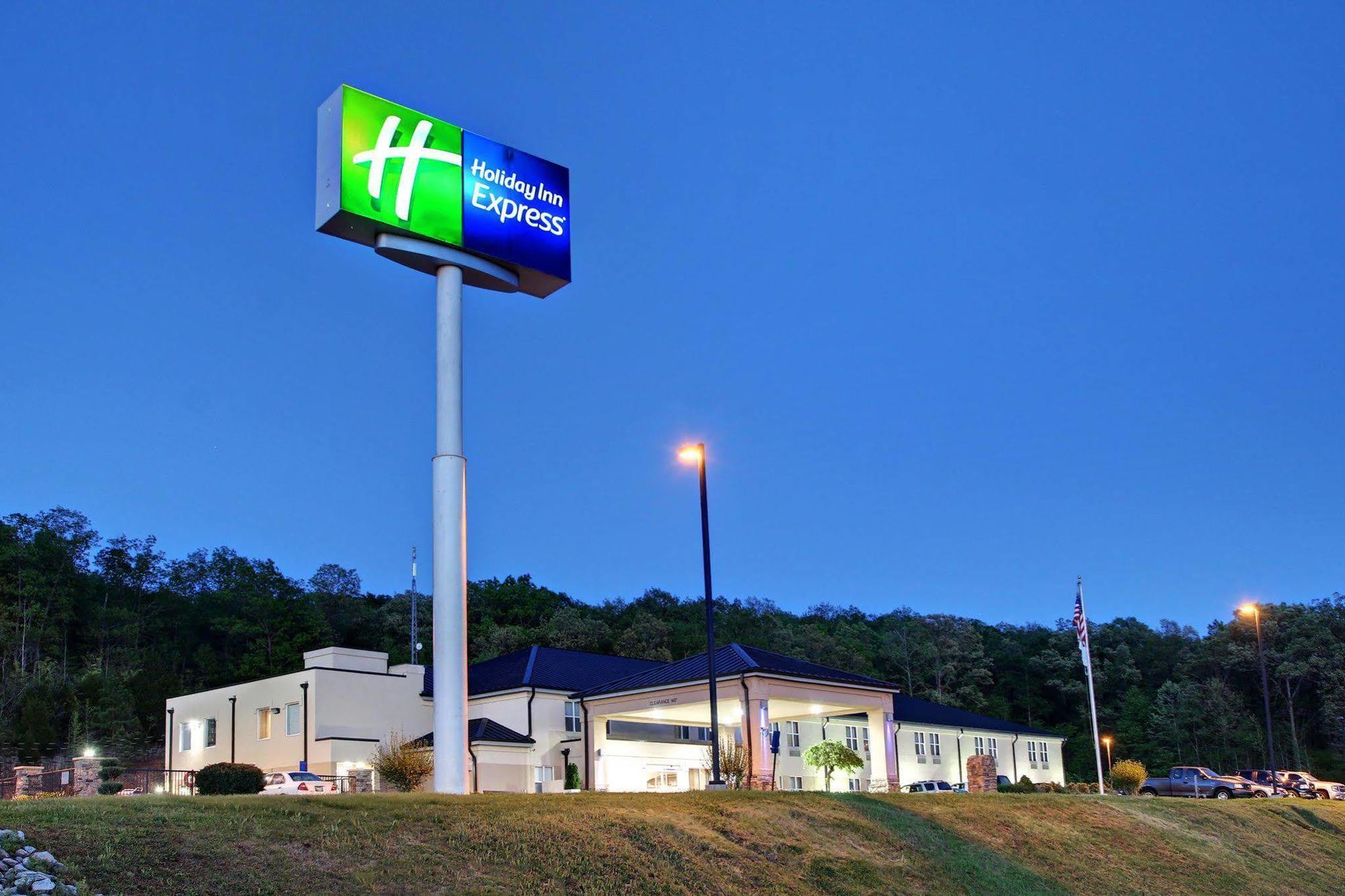 Holiday Inn Express Hurricane Mills Waverly By Ihg Exterior foto